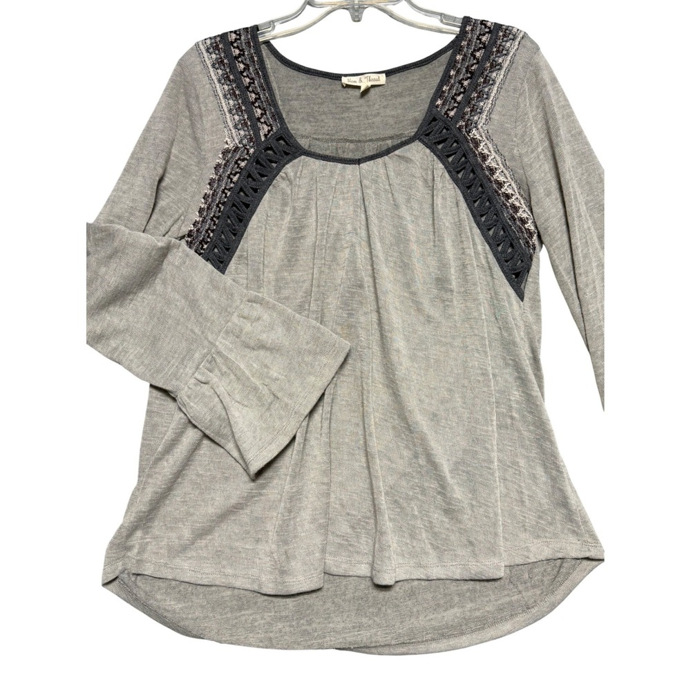 Hem & Thread Womens Gray Embroidered Boho Bell Sleeve Knit Top Size S 14220